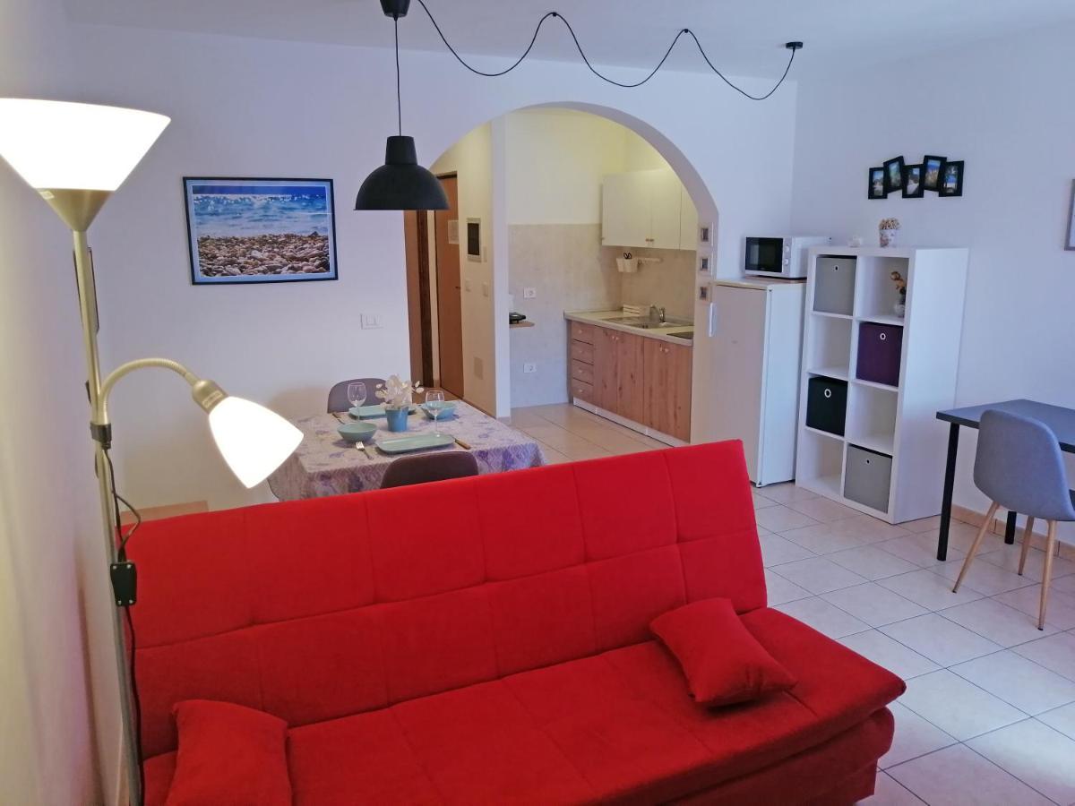 Apartment Suzie Q - Intermezzo With Sea View 라벡 외부 사진